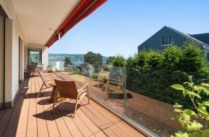 STYLISH 4.5-ROOM APARTMENT WITH LAKE VIEW IN RÜSCHLIKON