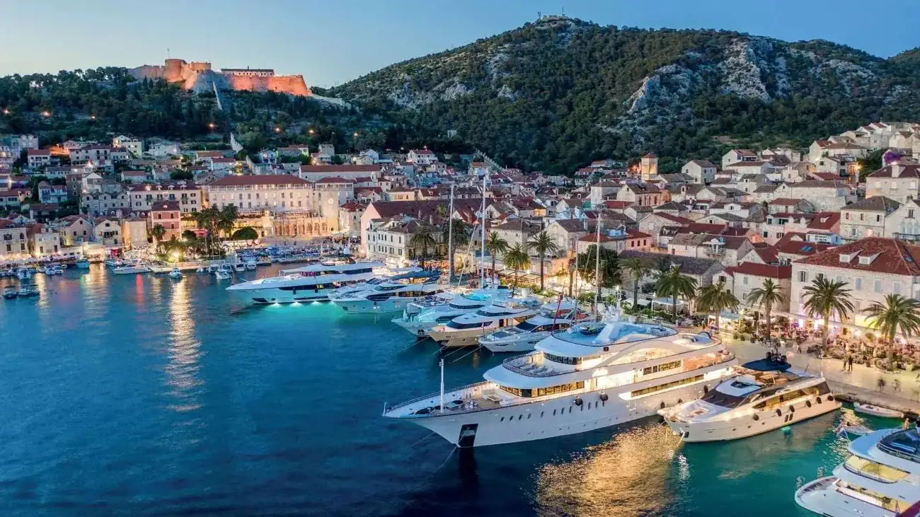 holiday-luxury-hvar-croatia