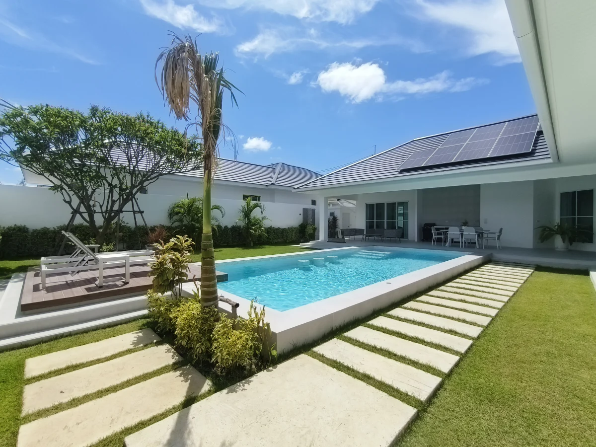 Villa for in Soi. Chareon-Sup, Tambon Thap Tai, Amphoe Hua Hin, Chang Wat Prachuap Khiri Khan 77110, Thailand USD 297,000