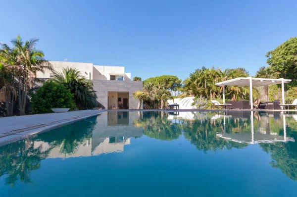 Villa for Sale in Traversa Sinerchia, 96100 Siracusa SR, Italy USD 1,200,000
