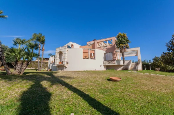 Villa for Sale in Str. Tremmilia, 96100 Siracusa SR, Italy USD 800,000