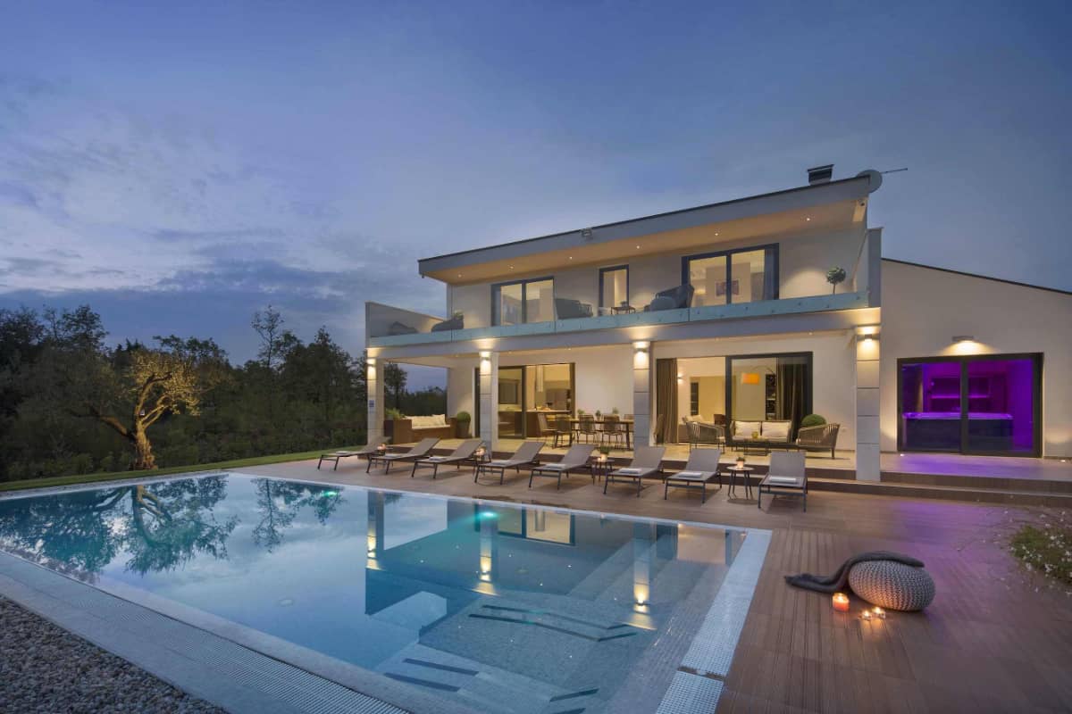Villa for Sale in Poreč, Croatia USD 1,011,531