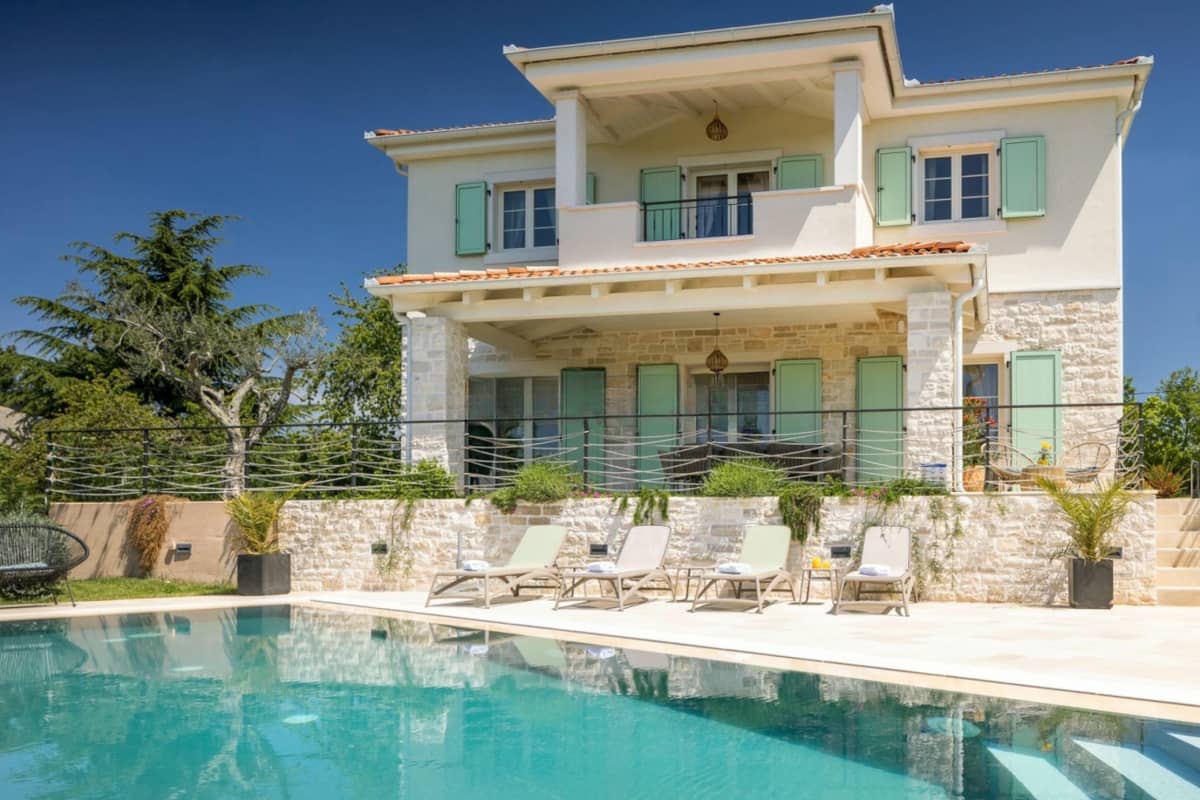 Villa for Sale in Poreč, Croatia USD 877,635