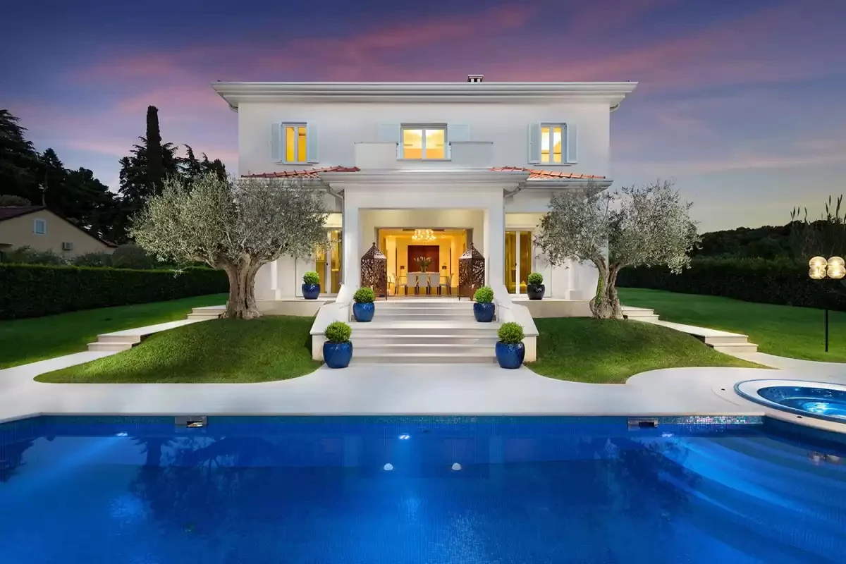 Villa for Sale in Pula, Croatia USD 3,938,106