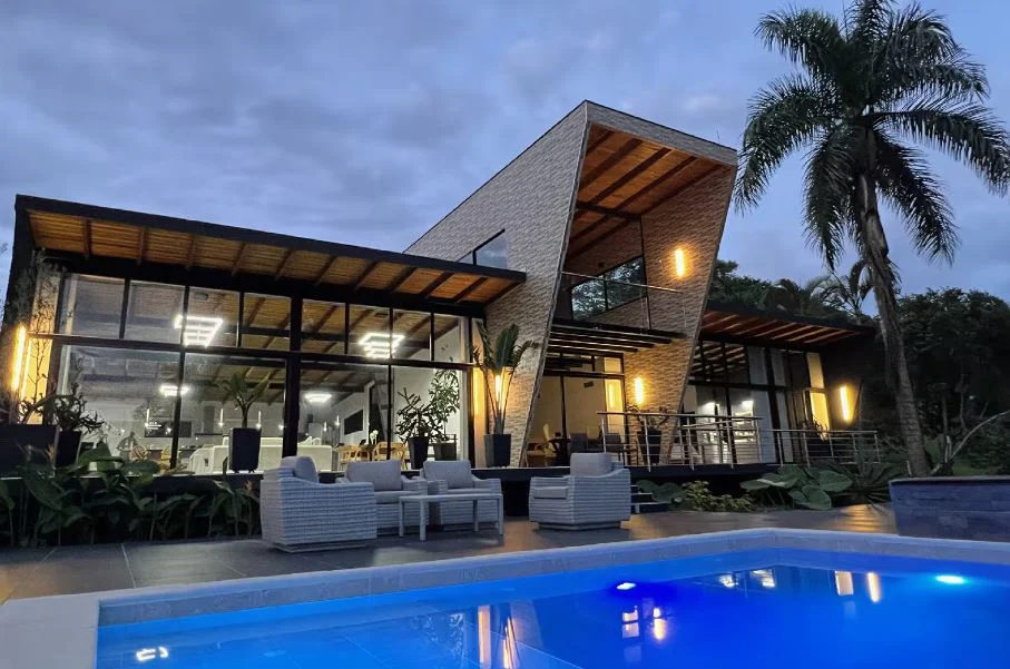 Mansion for Sale in Calima Lake, Calima, Valle del Cauca, Colombia USD 1,175,147