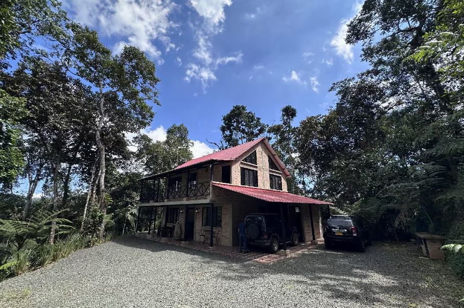 Villa for Sale in Dapa, Yumbo, Valle del Cauca, Colombia USD 277,000