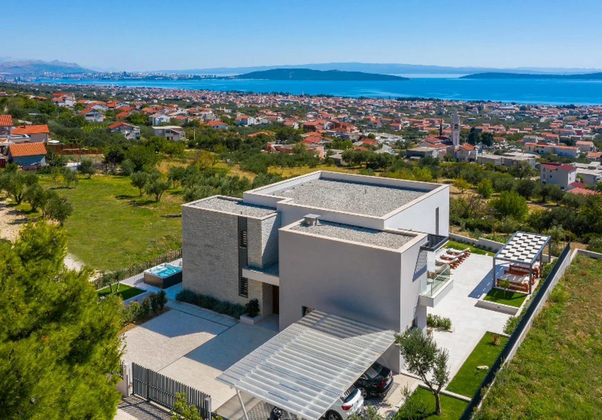 Villa for Sale in Grad Kaštela, Croatia USD 2,194,088